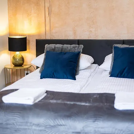 Cracwow K8 No.7 Διαμέρισμα *