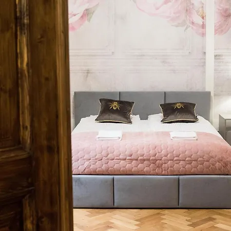 Cracwow K8 No.7 Διαμέρισμα *